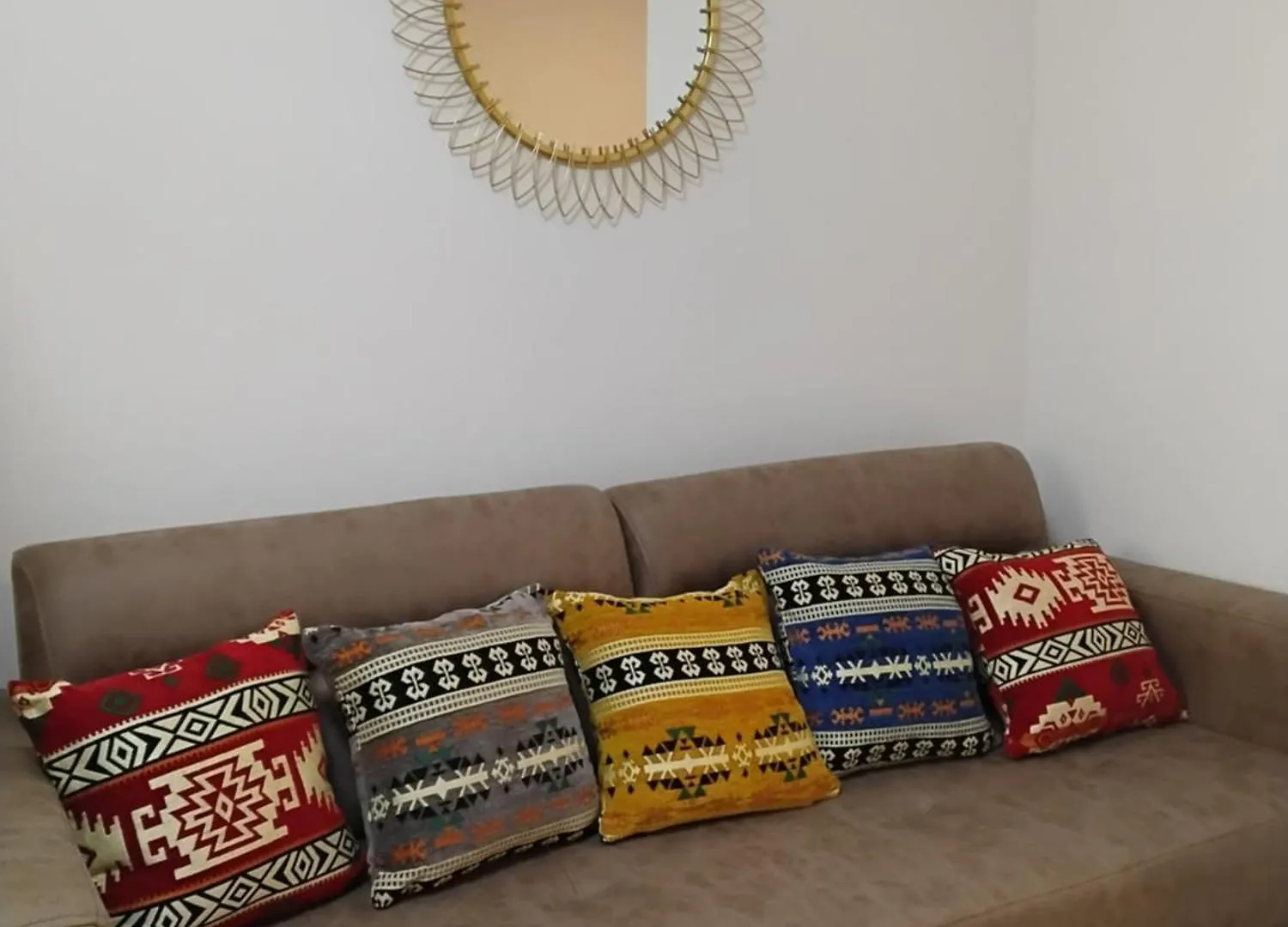 Cozy Centrally Located Room For Up To Three Or Four Guests Family Rooms 10 Min Walk From City Center Tirana