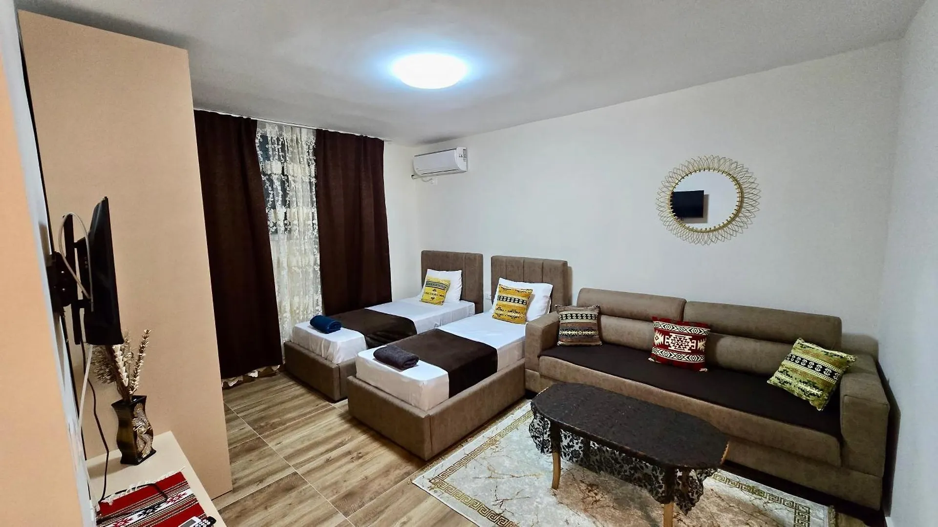 Cozy Centrally Located Room For Up To Three Or Four Guests Family Rooms 10 Min Walk From City Center Tirana 0*,  Albania